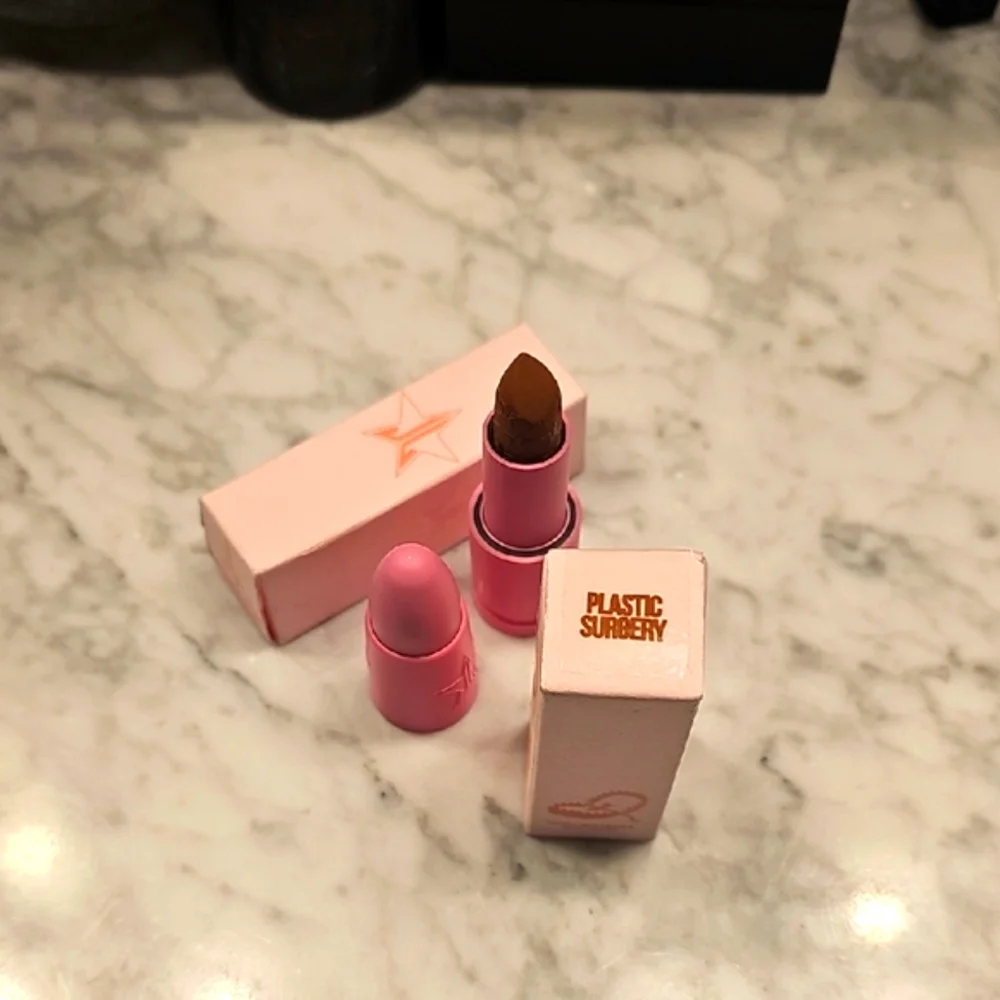 NiB Jeffrey Star set of 3. Lip Gloss, Lipstick, and Luminous Setting Powder - Picture 4 of 12